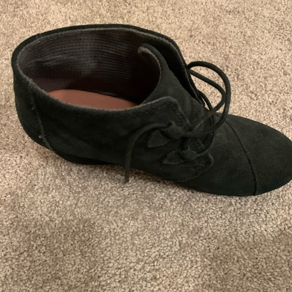 Black wedge booties by Toms! Stylish and comfortable!